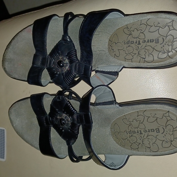 Bare Trap wedge black sandal, sz 9 - Picture 1 of 4